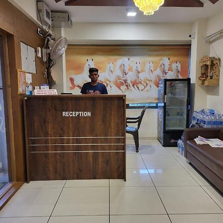 Hotel Shreeji'S Gandhinagar Eksteriør bilde