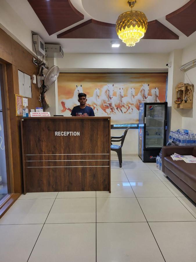 Hotel Shreeji'S Gandhinagar Eksteriør bilde