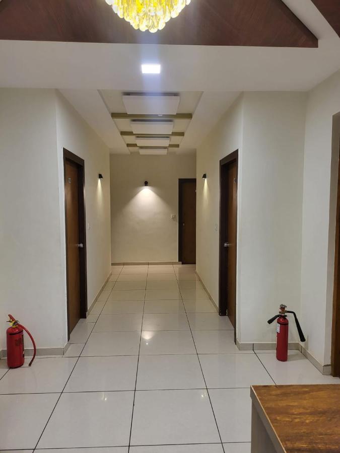 Hotel Shreeji'S Gandhinagar Eksteriør bilde