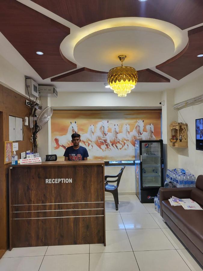 Hotel Shreeji'S Gandhinagar Eksteriør bilde