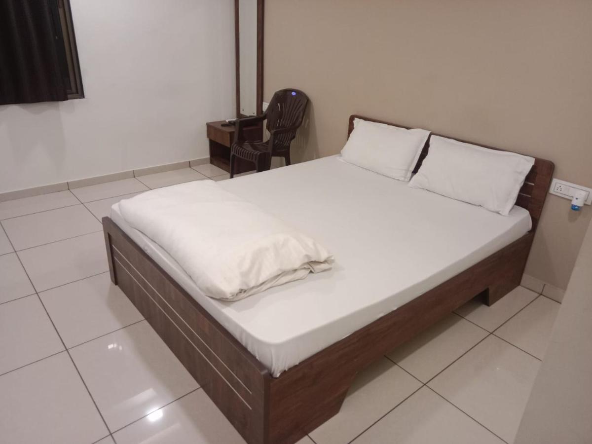 Hotel Shreeji'S Gandhinagar Eksteriør bilde