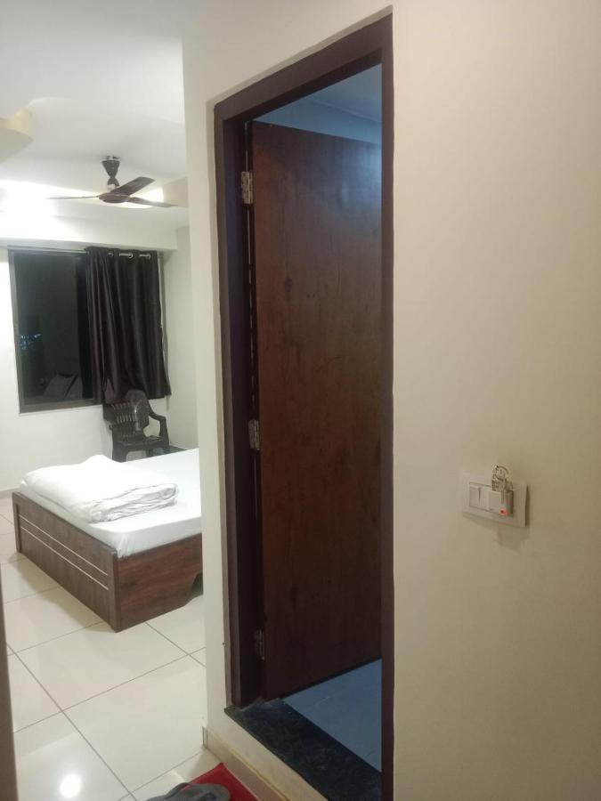 Hotel Shreeji'S Gandhinagar Eksteriør bilde