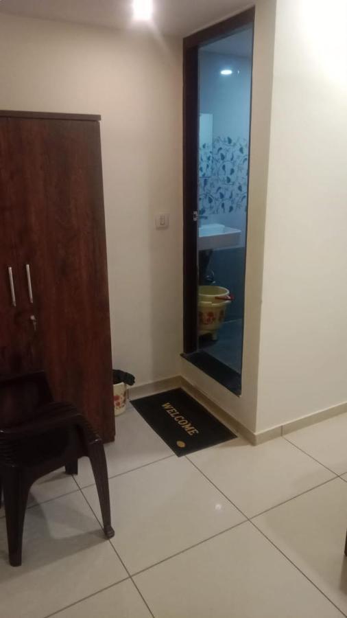 Hotel Shreeji'S Gandhinagar Eksteriør bilde