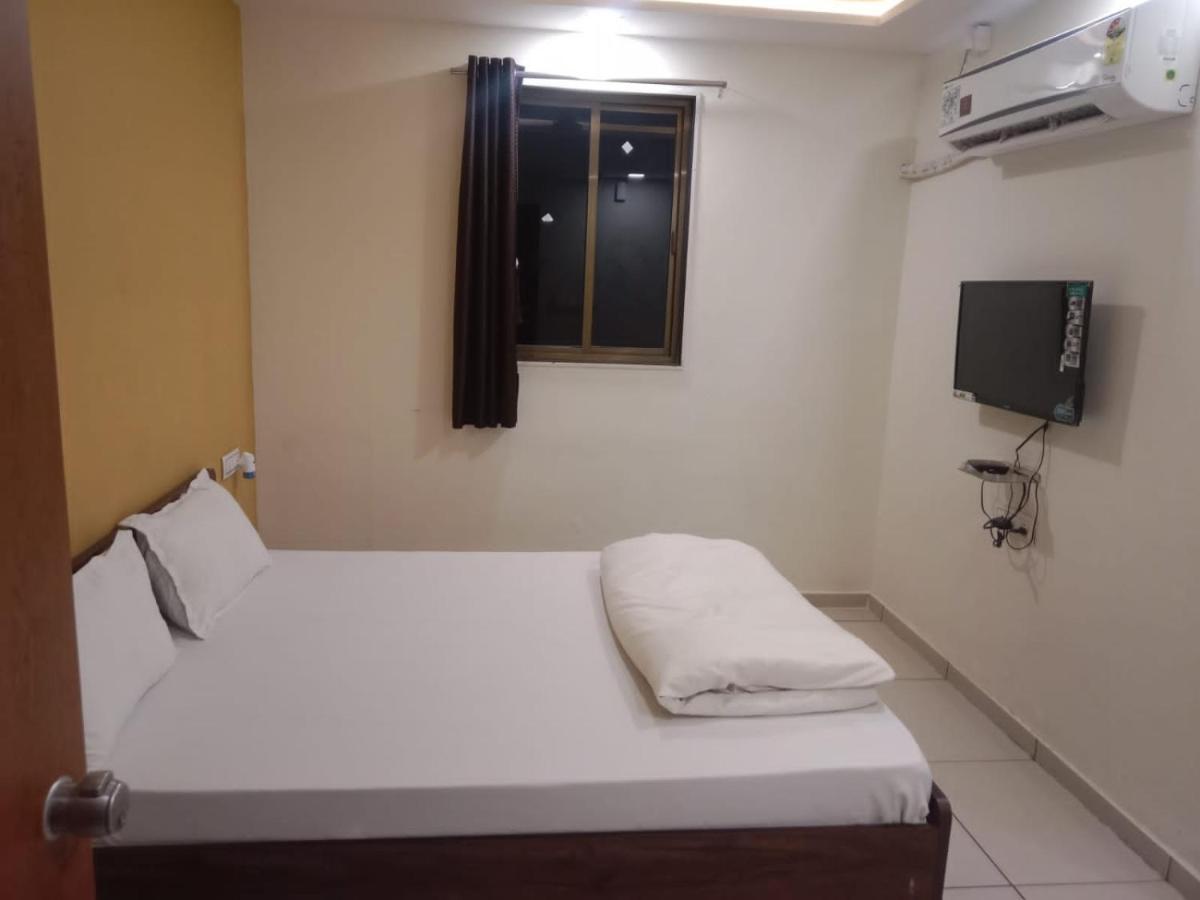 Hotel Shreeji'S Gandhinagar Eksteriør bilde